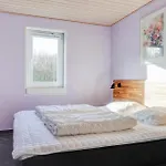 Сasa de vacaciones Awesome Home In Spottrup With Sauna