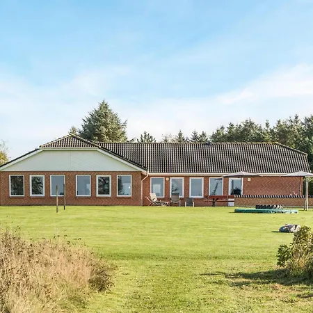 Stunning In Spottrup With Sauna Дом отдыха